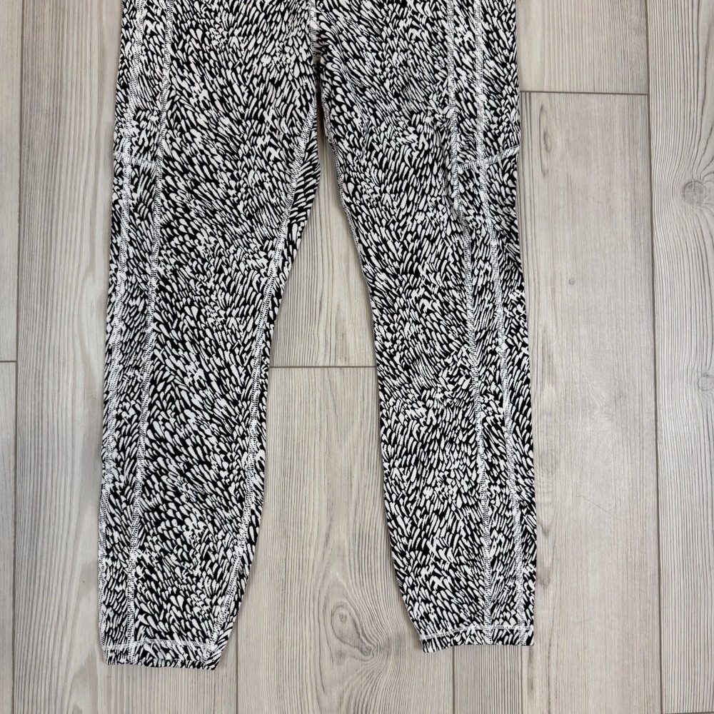 Athleta Medium Ultimate‎ Stash High Rise Textured 7/8 Tight 987267 Printed - Picture 3 of 9